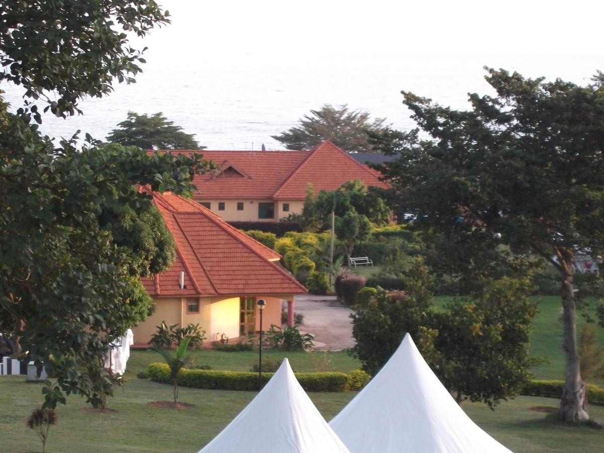Peniel Beach Hotel Ентебе Екстериор снимка